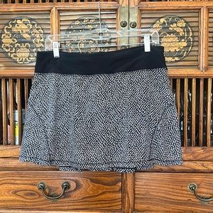 Lululemon tennis skirt- size 8